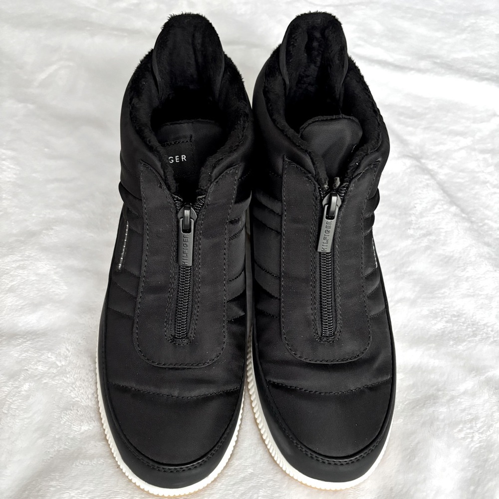 TOMMY HILFIGER Jipsun Black Top Zipper Ankle Sneaker Bootie--NEW--7